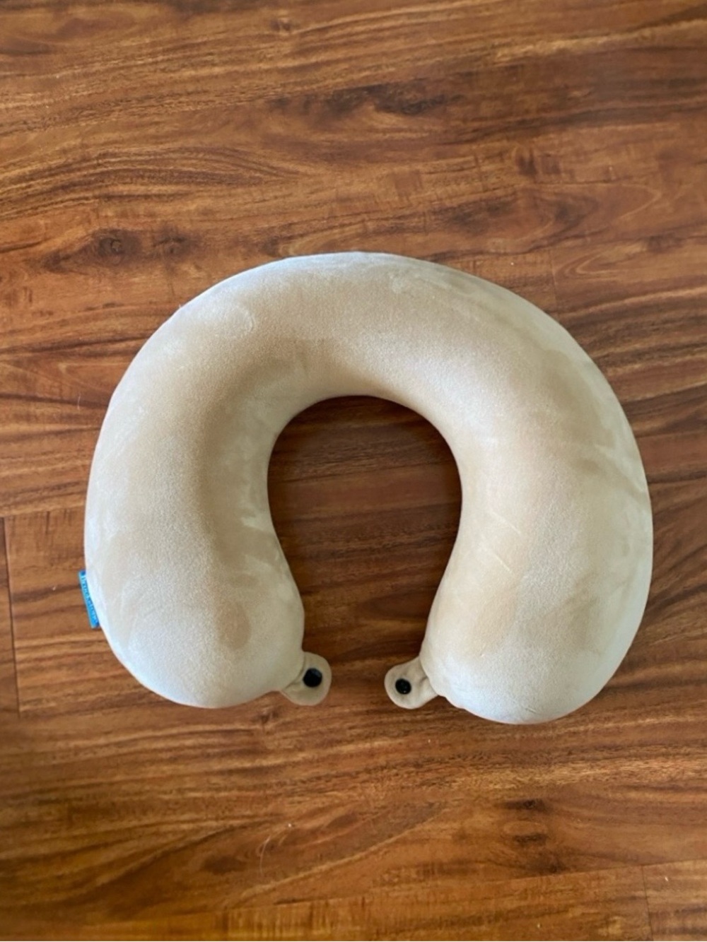 Brookstone Tan Soft Plush Travel Neck Pillow Cozy Comfort Airport Adult Kids